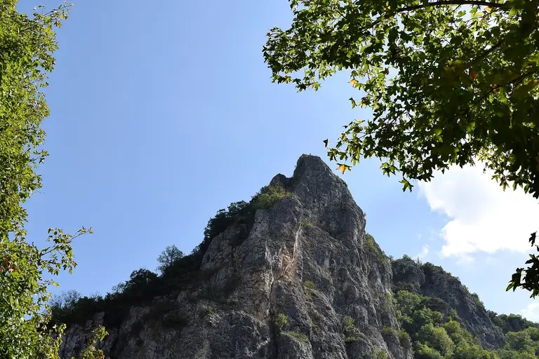 Ждрелото на река Ерма – Трън